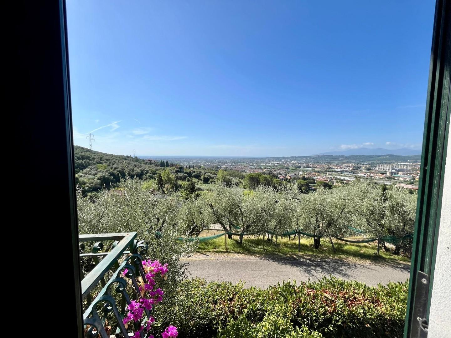 Villa con giardino a Uzzano