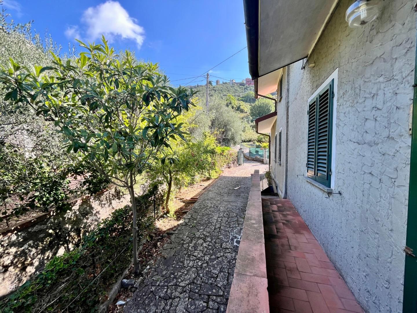 Villa con giardino a Uzzano