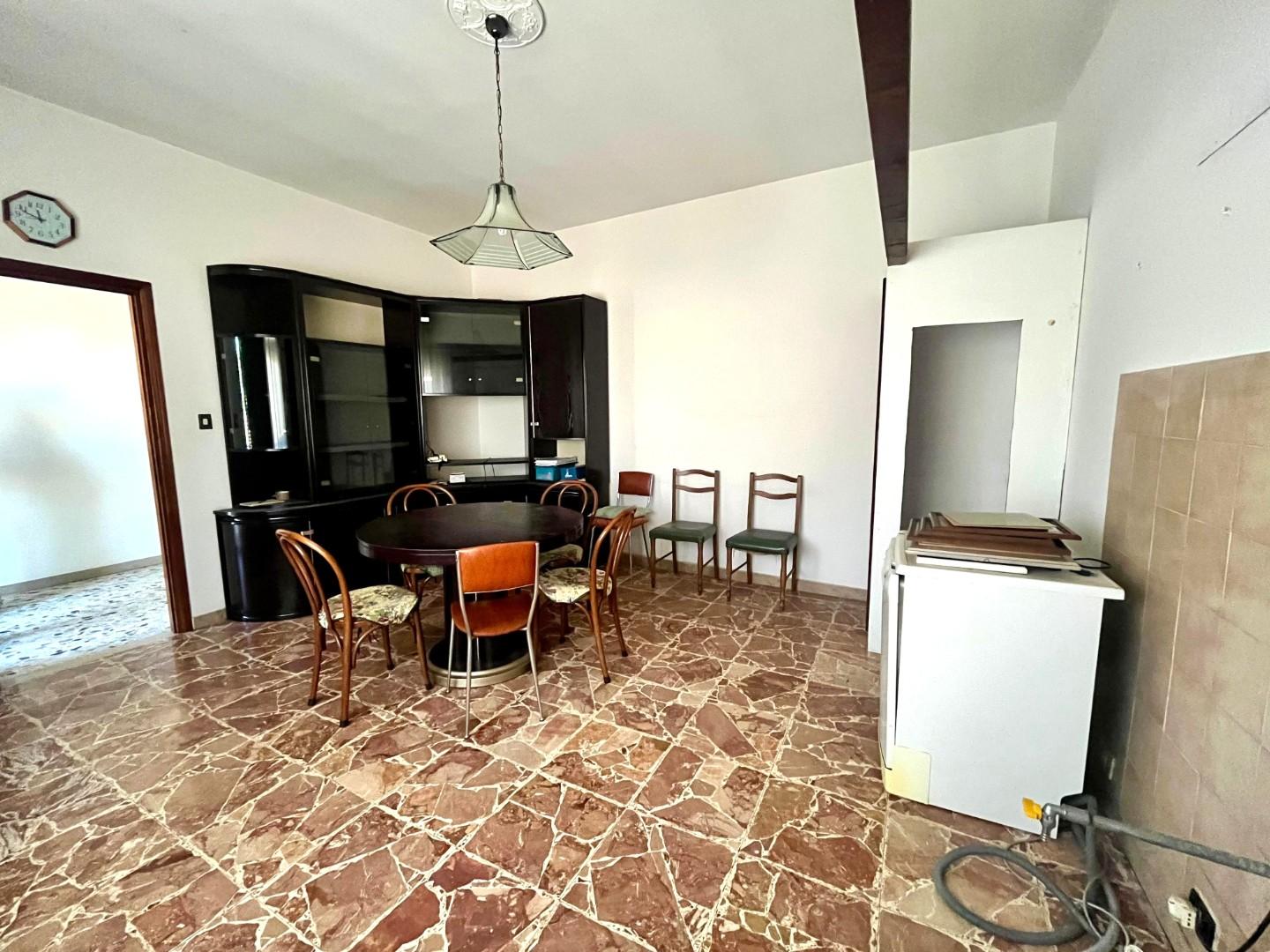 Trilocale con giardino, Buti la croce