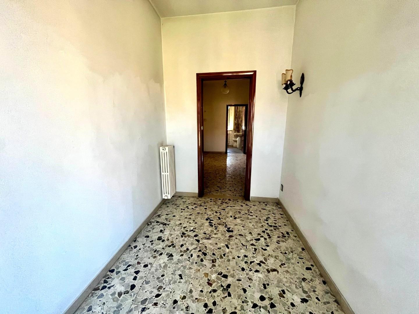 Trilocale con giardino, Buti la croce