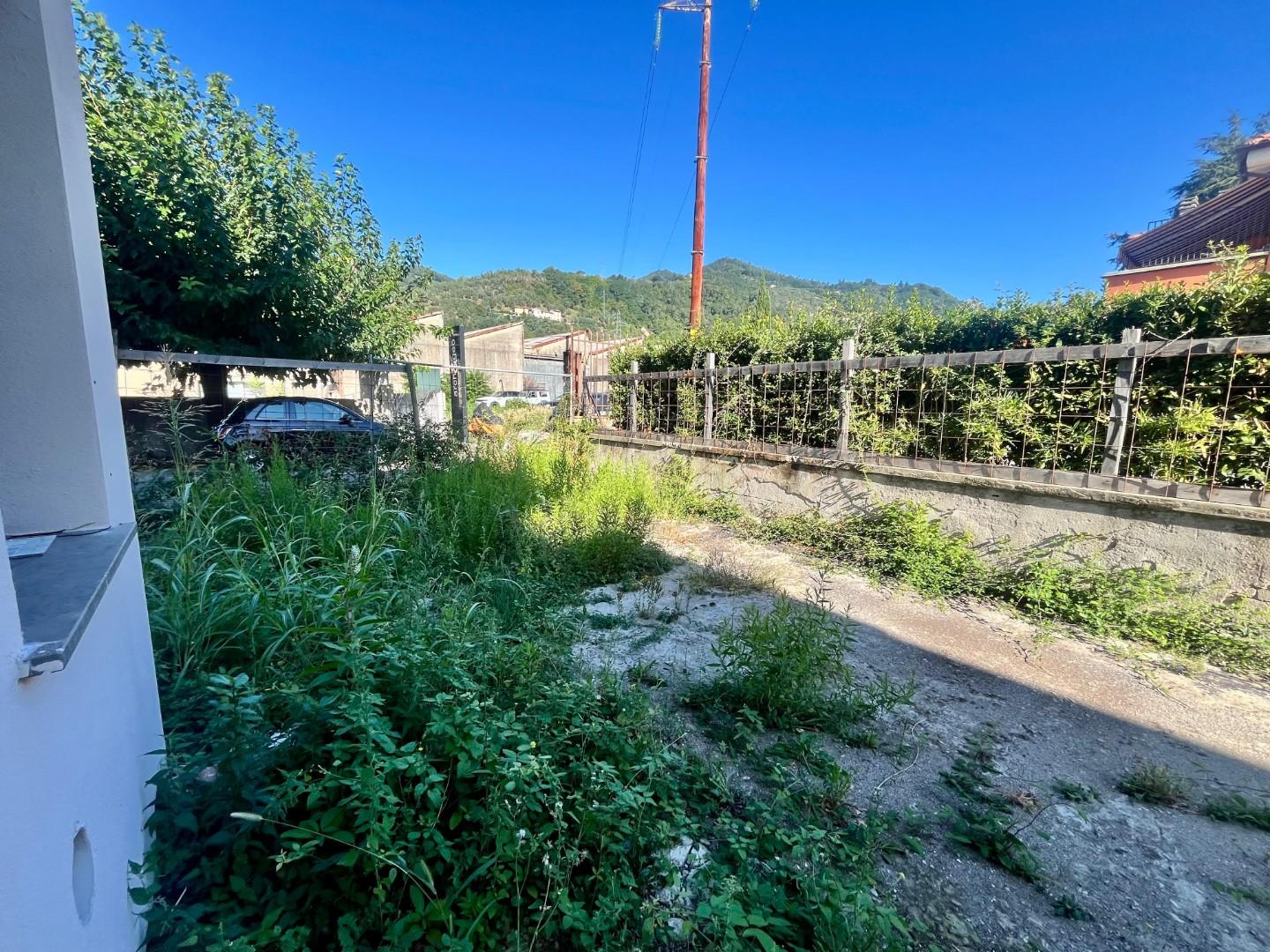 Trilocale con giardino a Pescia