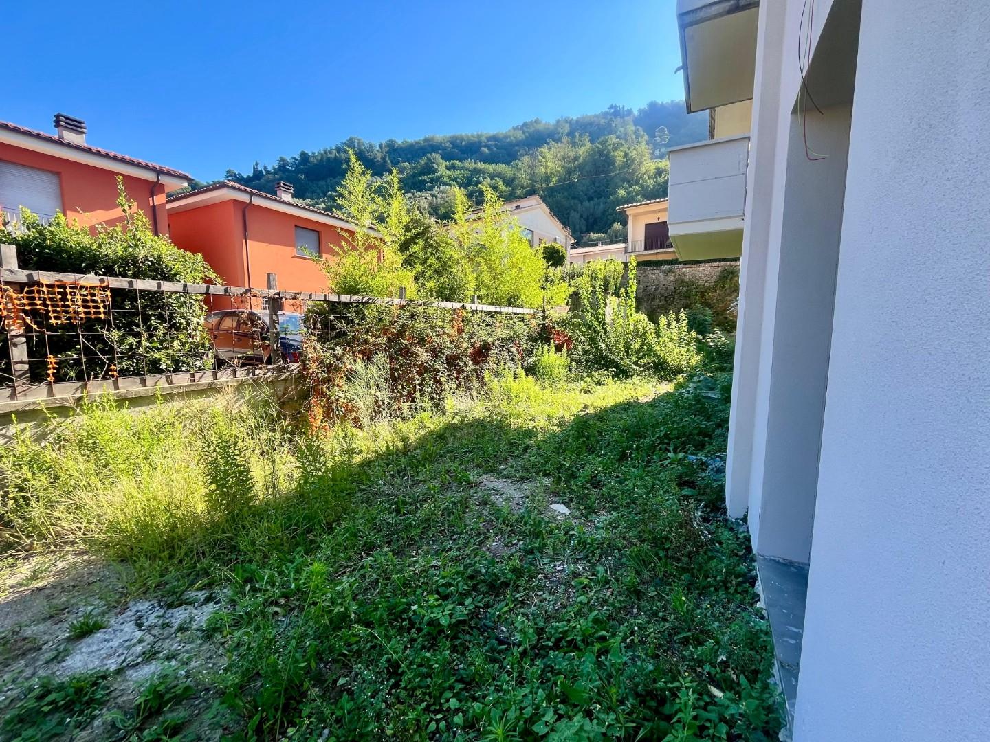 Trilocale con giardino a Pescia