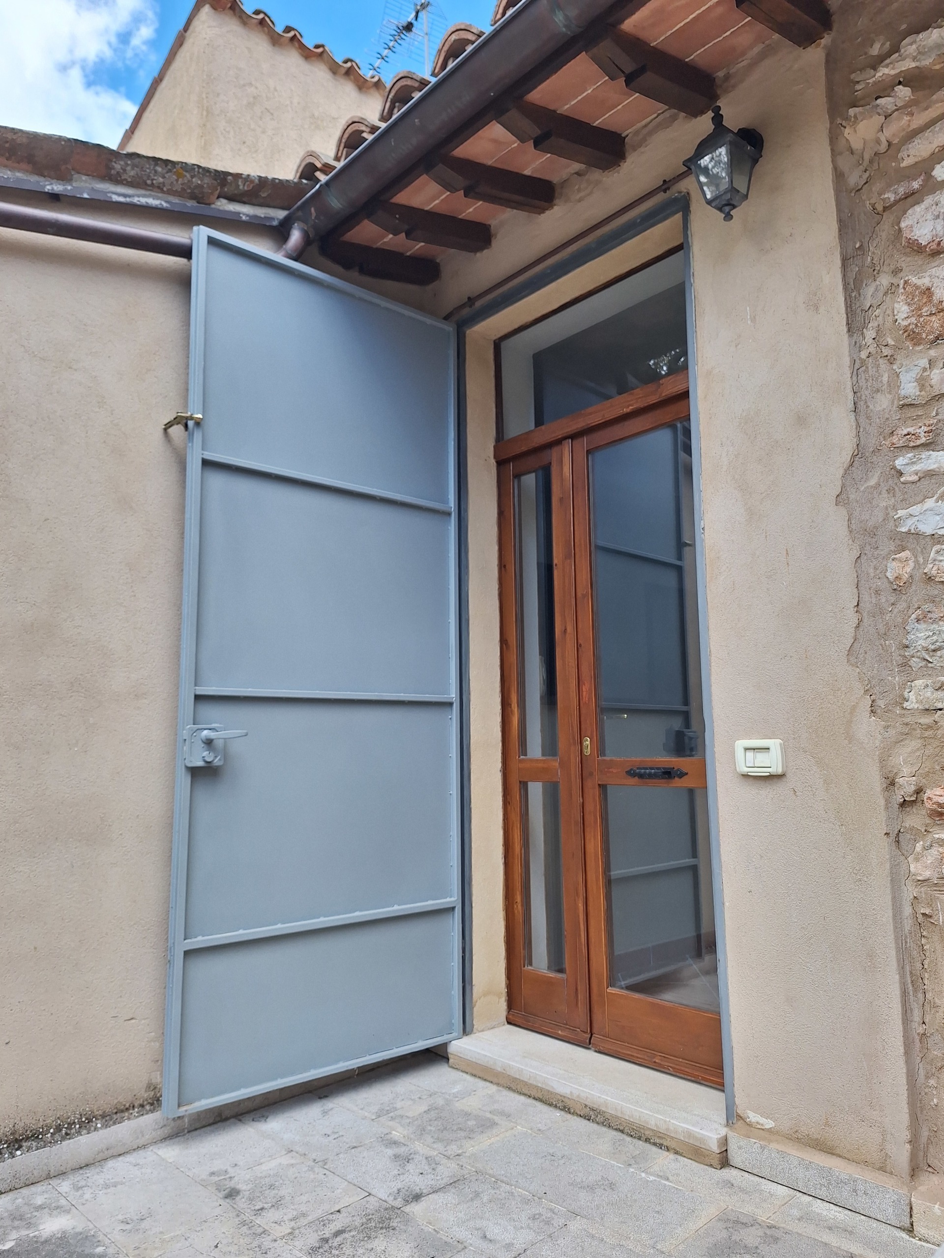 Attico con giardino in via folignata 1, Visso