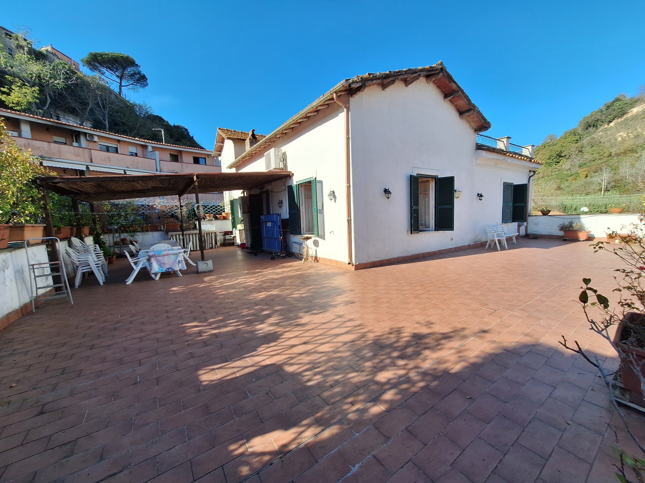 Casa indipendente con terrazzi in via vigna del piano 6, Riano