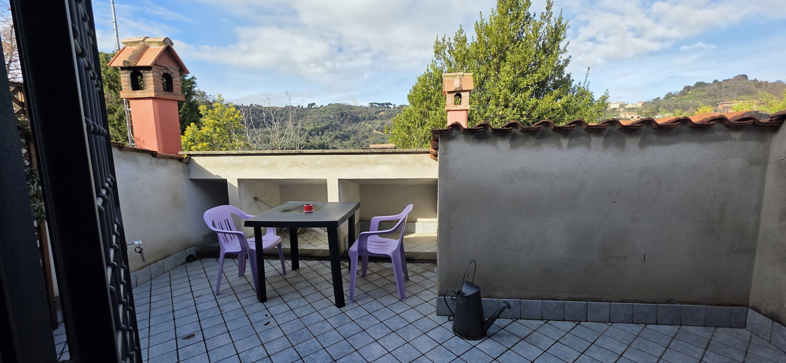 Villa con giardino in via monte la pera 22, Castelnuovo di Porto