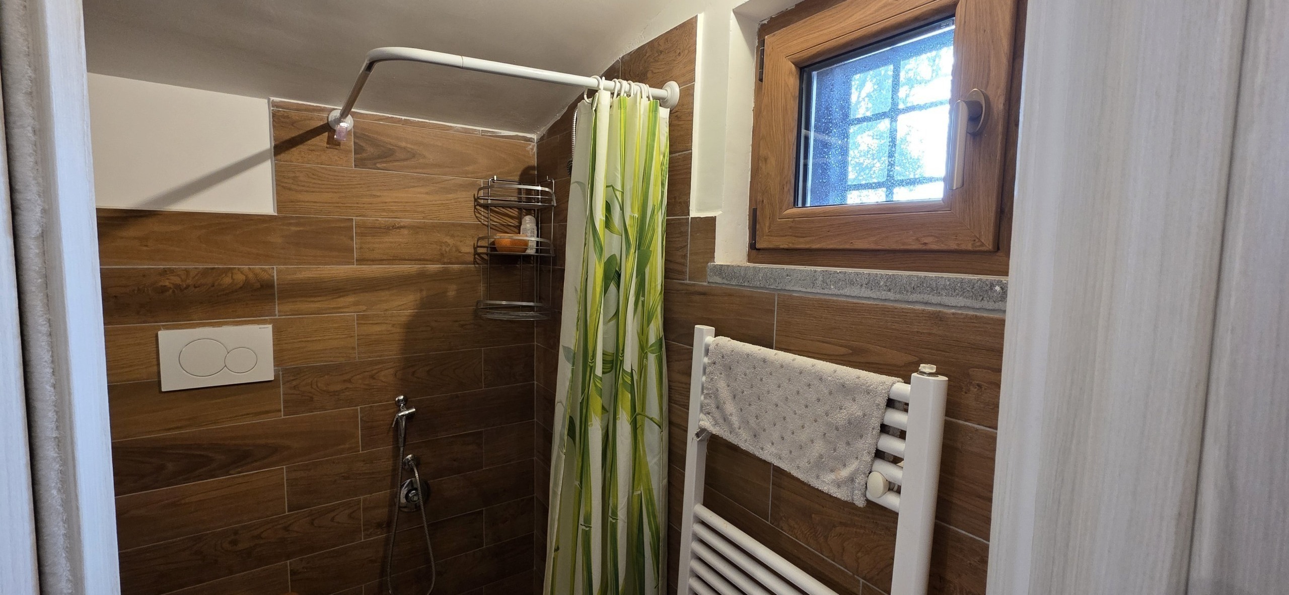 Villa con giardino in via monte la pera 22, Castelnuovo di Porto