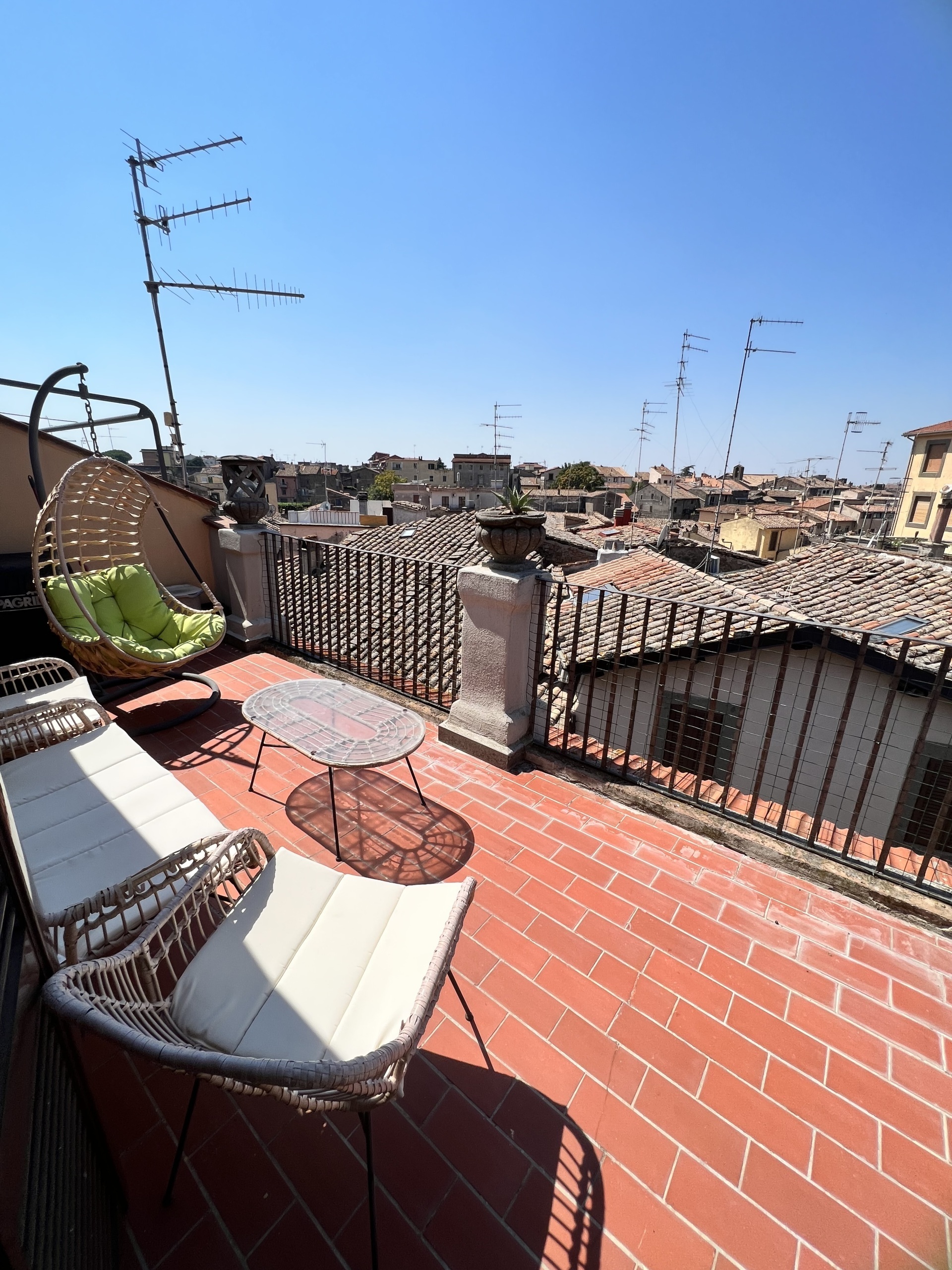 Attico con terrazzo in via s. pietro 46, Viterbo