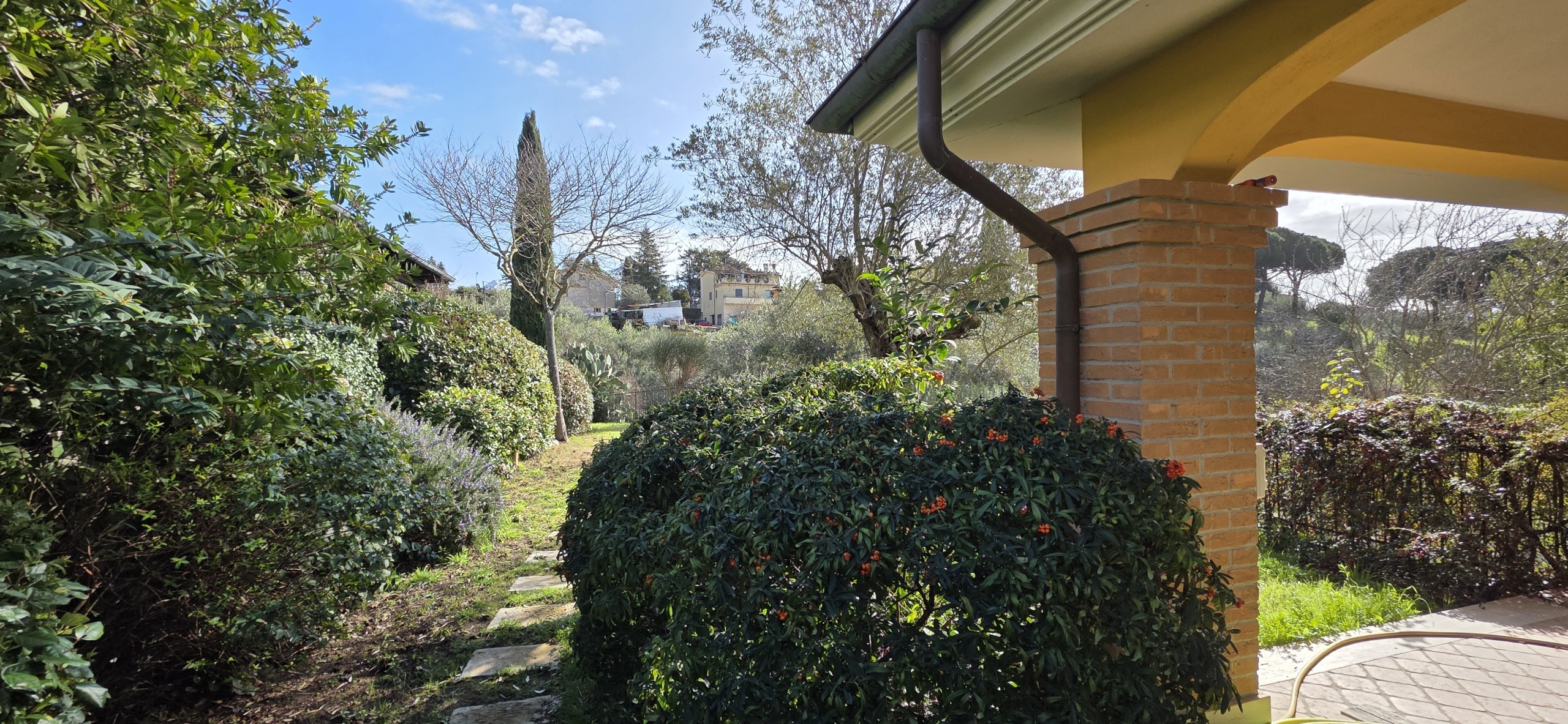Villa con giardino in via aldo moro 889, Morlupo