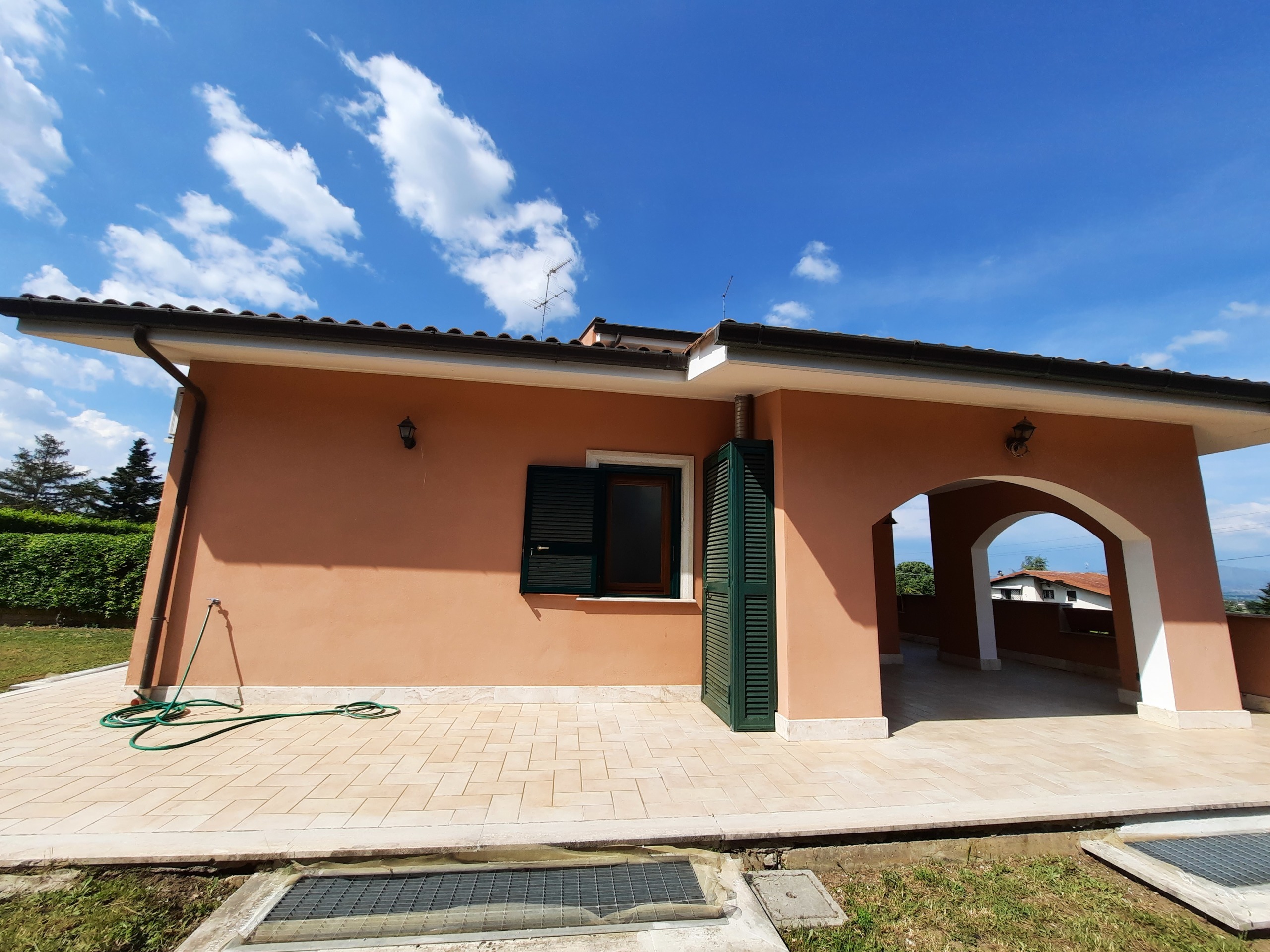 Casa indipendente con giardino in via giro dei pini 7, Capena