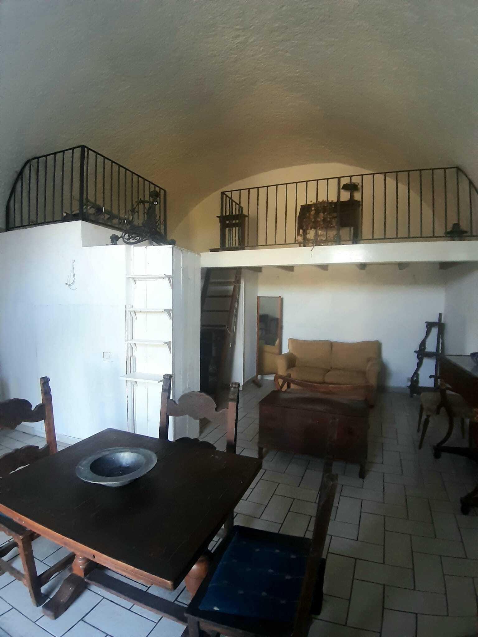 Bilocale da ristrutturare in via della valle 9, Morlupo