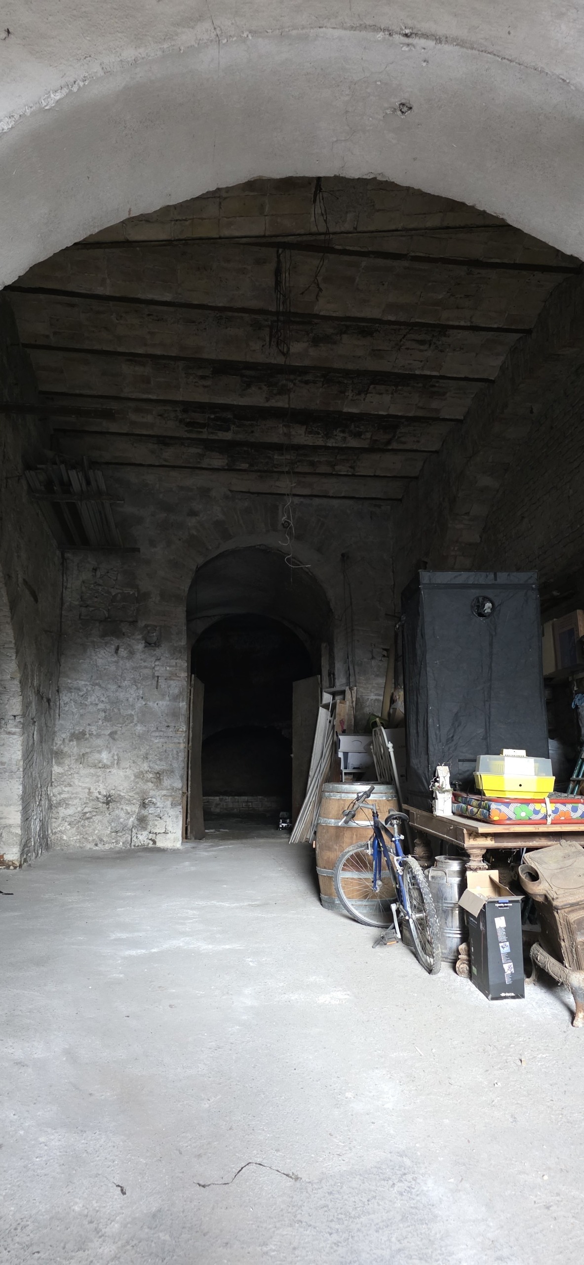 Box/Garage 100mq in vendita in via cesare battisti 47, Morlupo