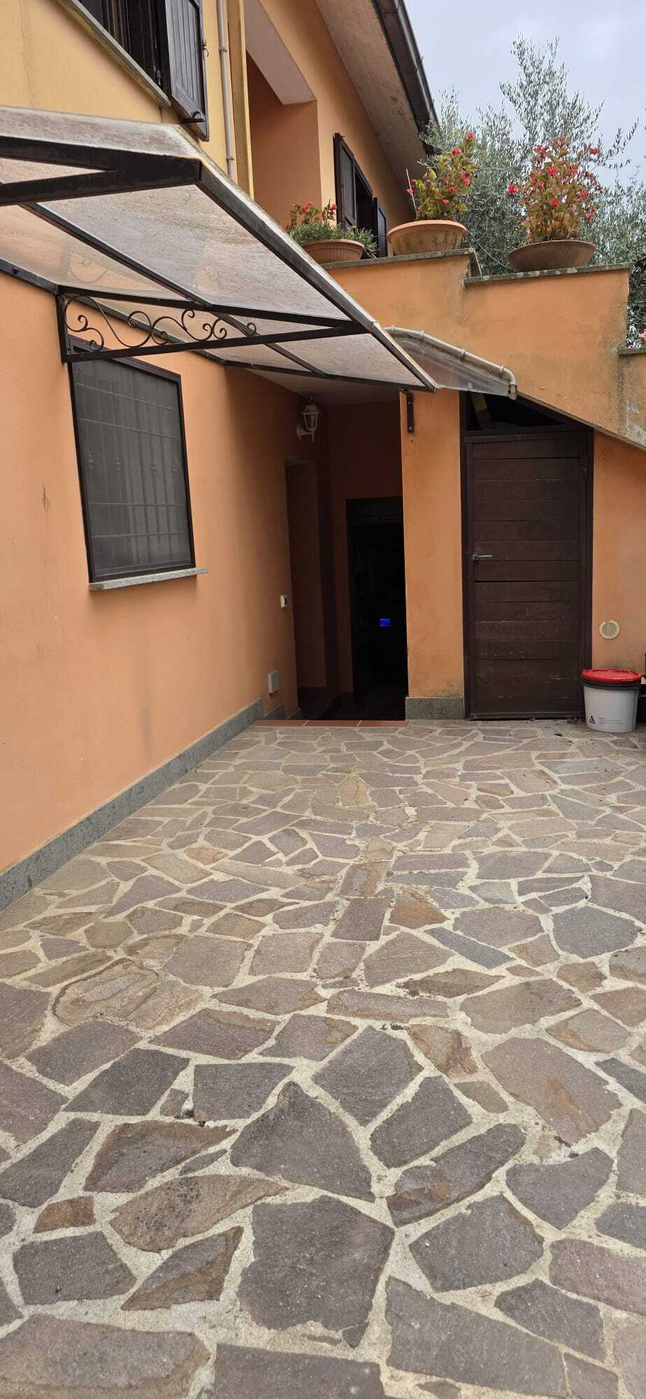 Trilocale con giardino in via campagnanese 1420, Morlupo