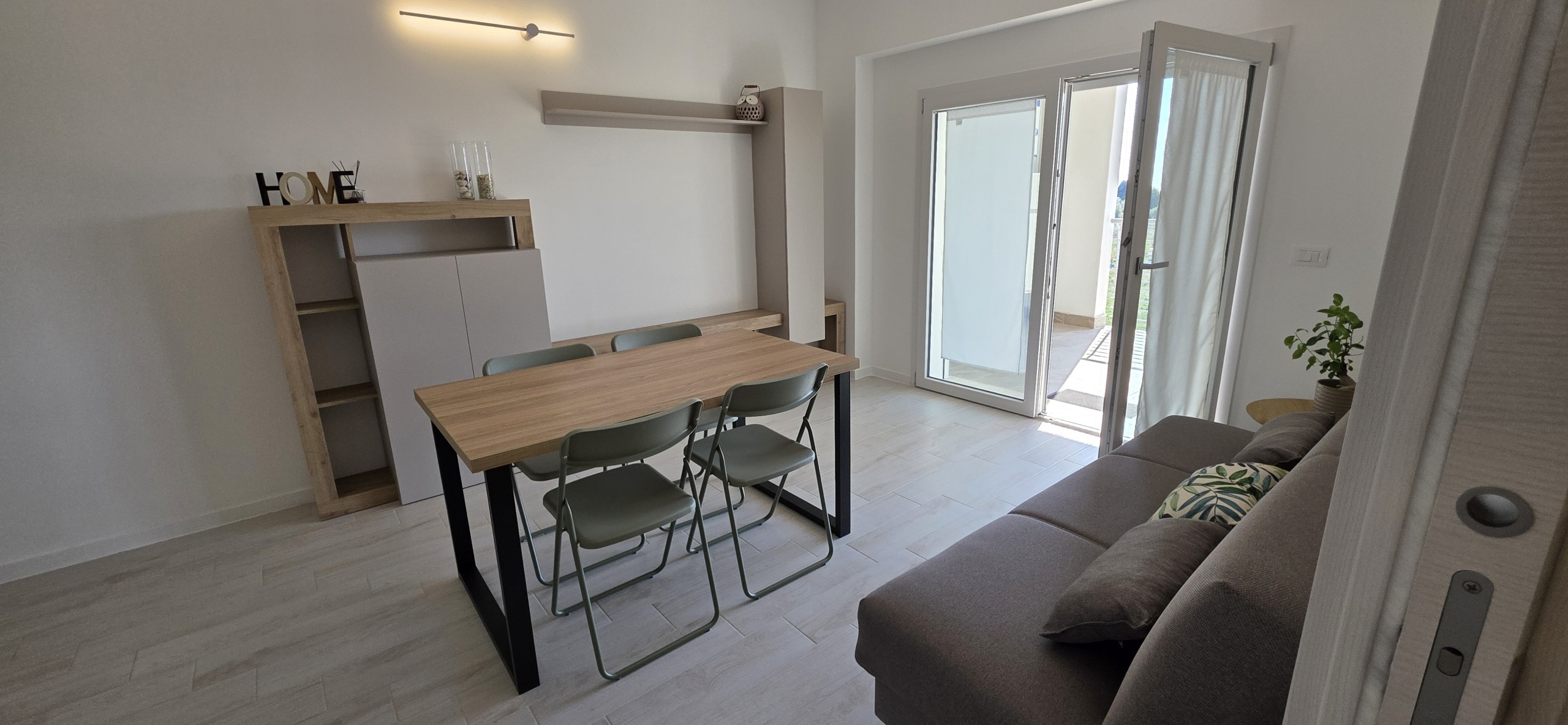 Attico vista mare in via pratica di mare 52c, Pomezia