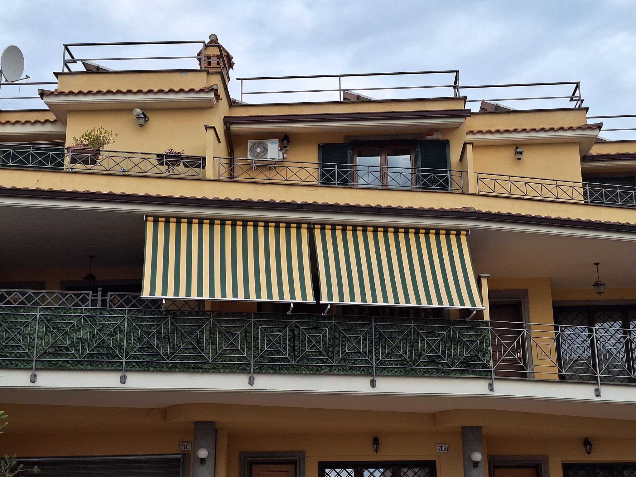 Attico con terrazzo in via di valle muricana 718, Roma