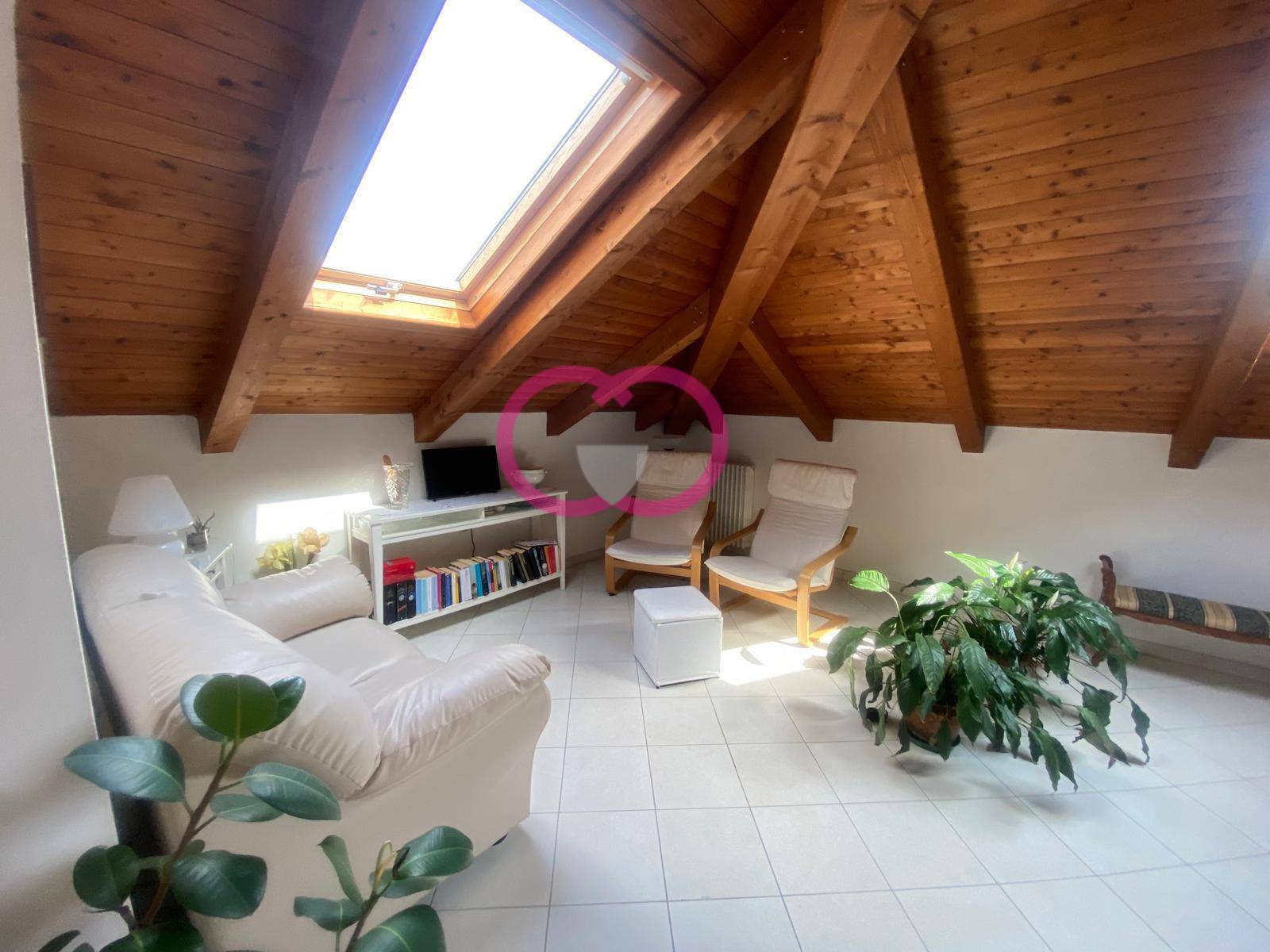 Mansarda in vendita a Varazze, Pero