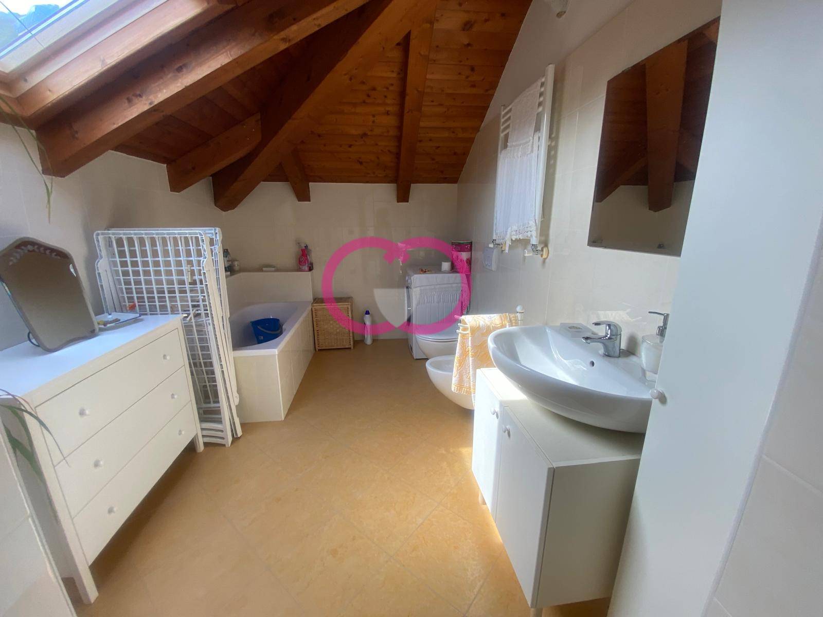 Mansarda in vendita a Varazze, Pero