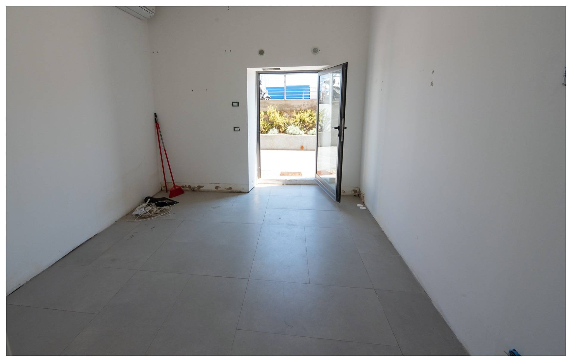 Locale commerciale in affitto a Varazze, Varazze