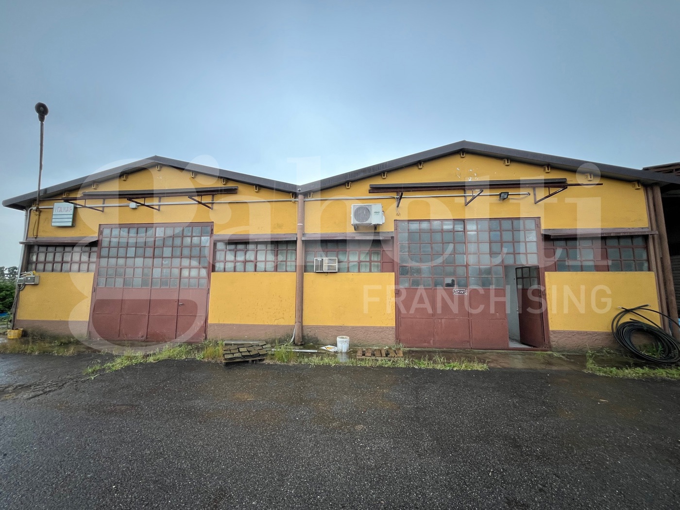 Capannone in vendita a Rosate