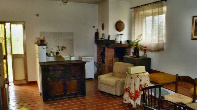 Attivit commerciale in vendita a Pitigliano