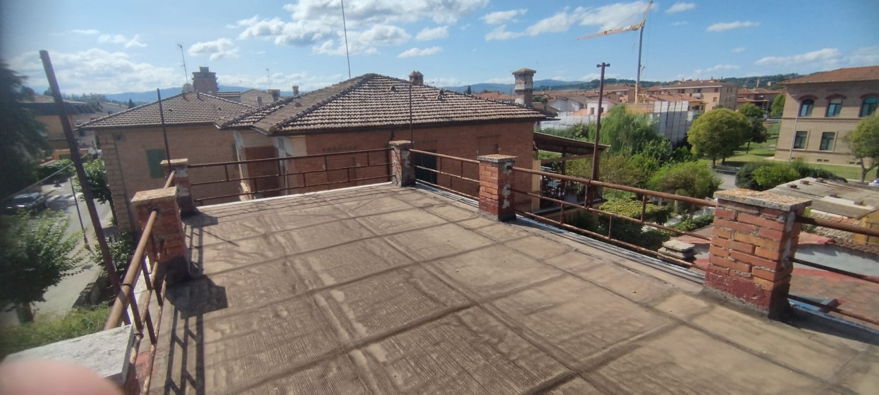 Casa indipendente con box a Buonconvento