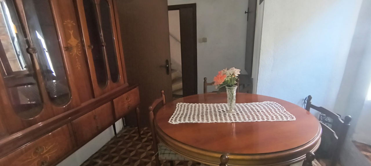 Casa indipendente da ristrutturare a Abbadia San Salvatore