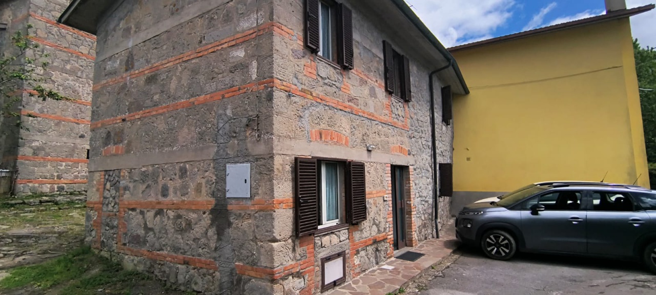 Casa indipendente in affitto a Santa Fiora