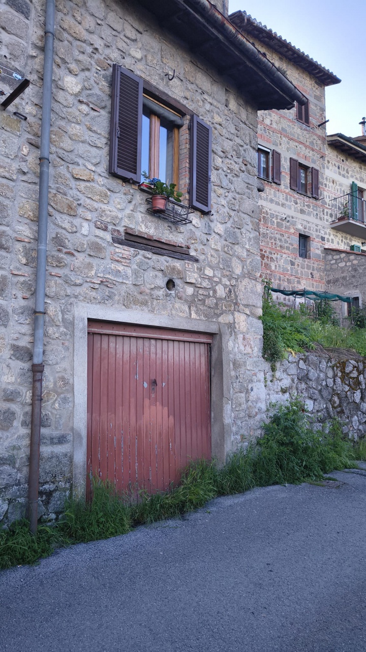 Posto auto coperto in vendita in via delle cantine, Abbadia San Salvatore