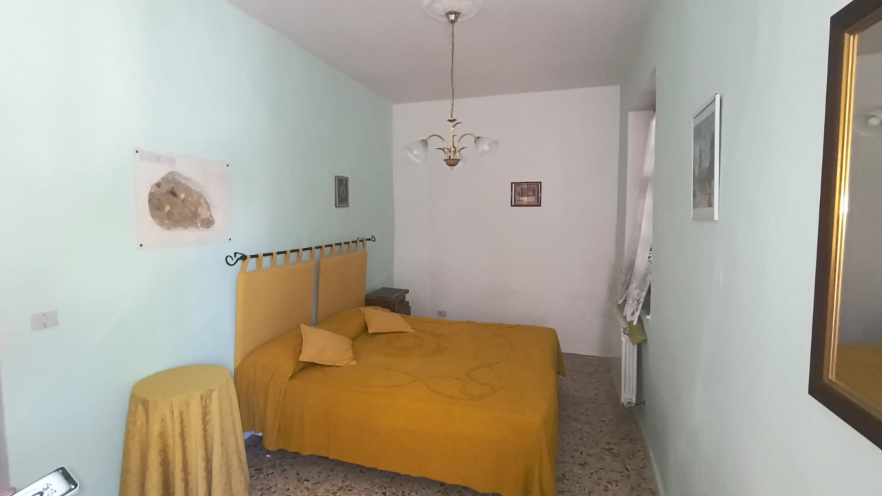 Villa con giardino a Semproniano