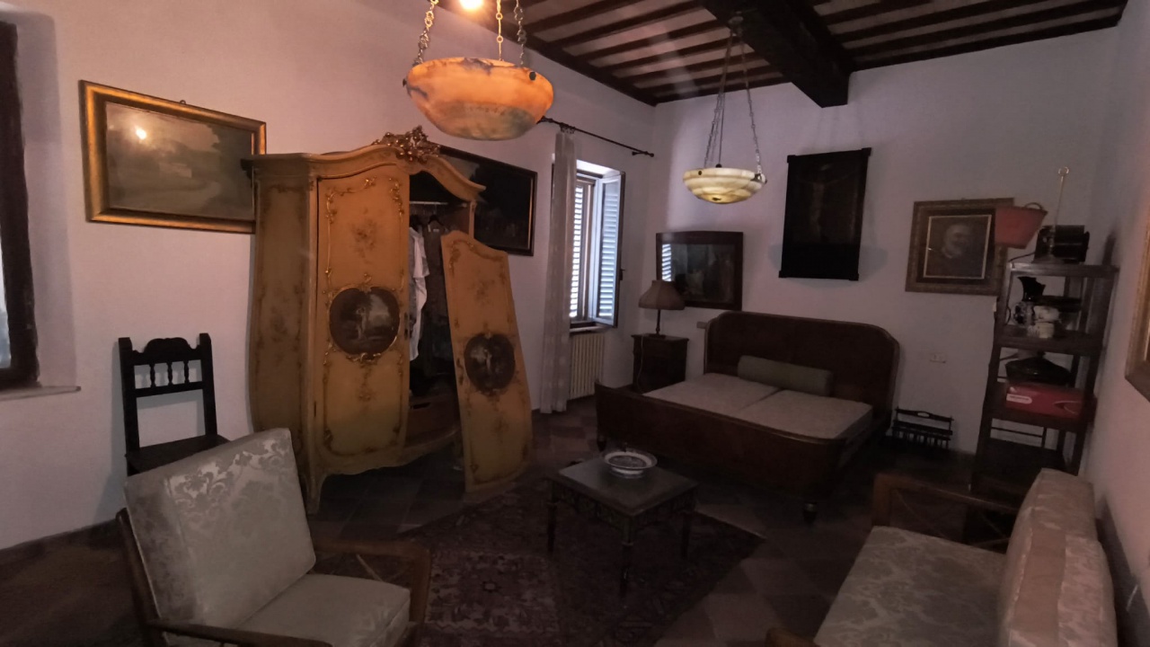 Stabile/Palazzo con giardino a Monteroni d'Arbia