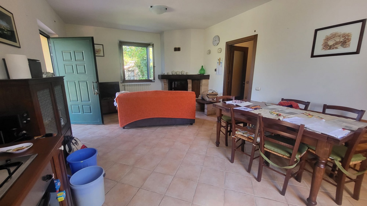Rustico con giardino a Seggiano