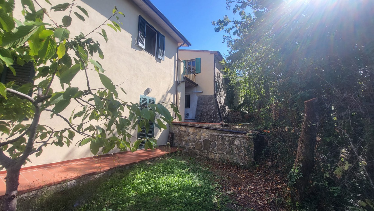 Rustico con giardino a Seggiano