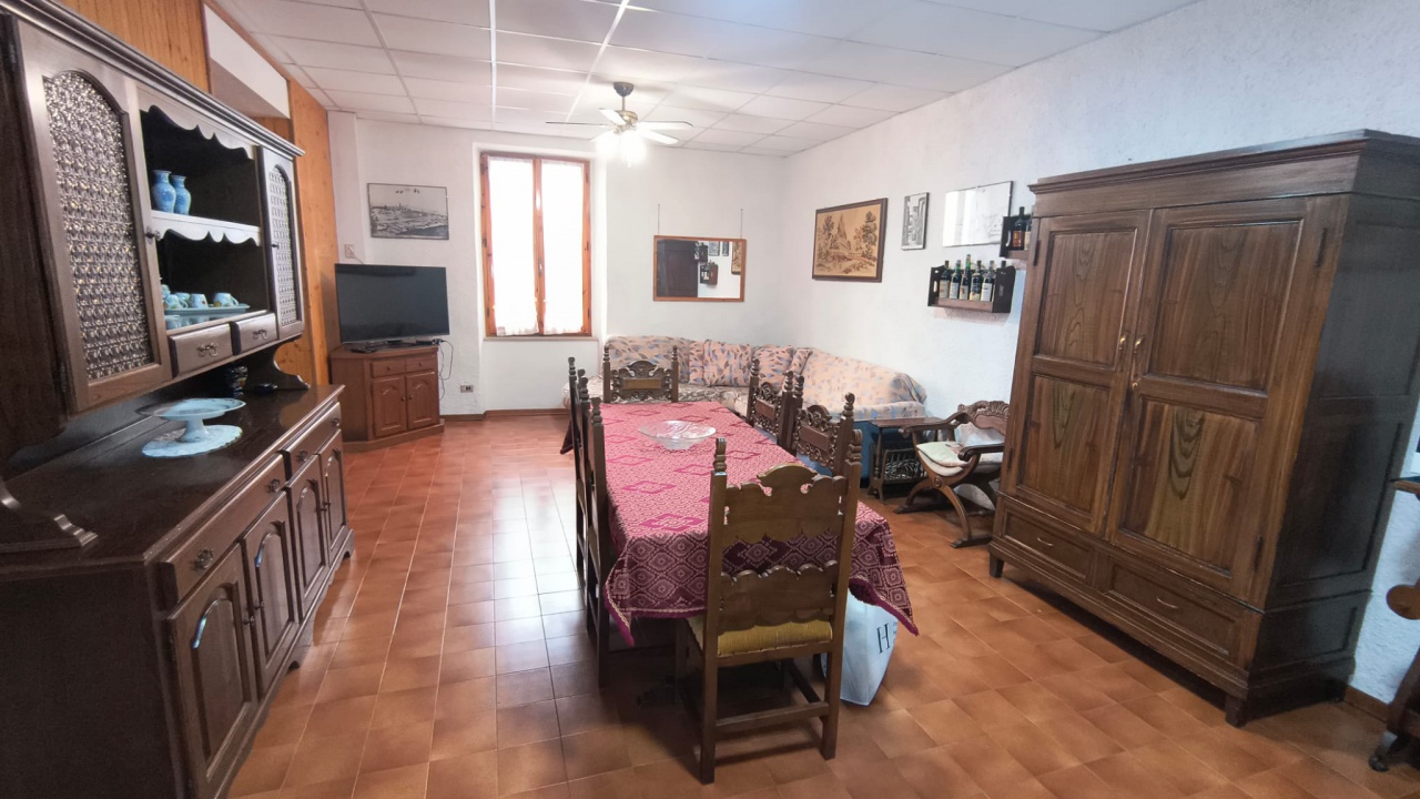 Trilocale con terrazzo a Abbadia San Salvatore