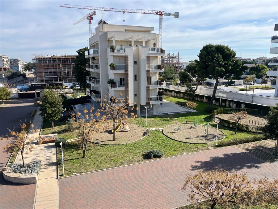 Quadrilocale con box in via fanelli 285, Bari