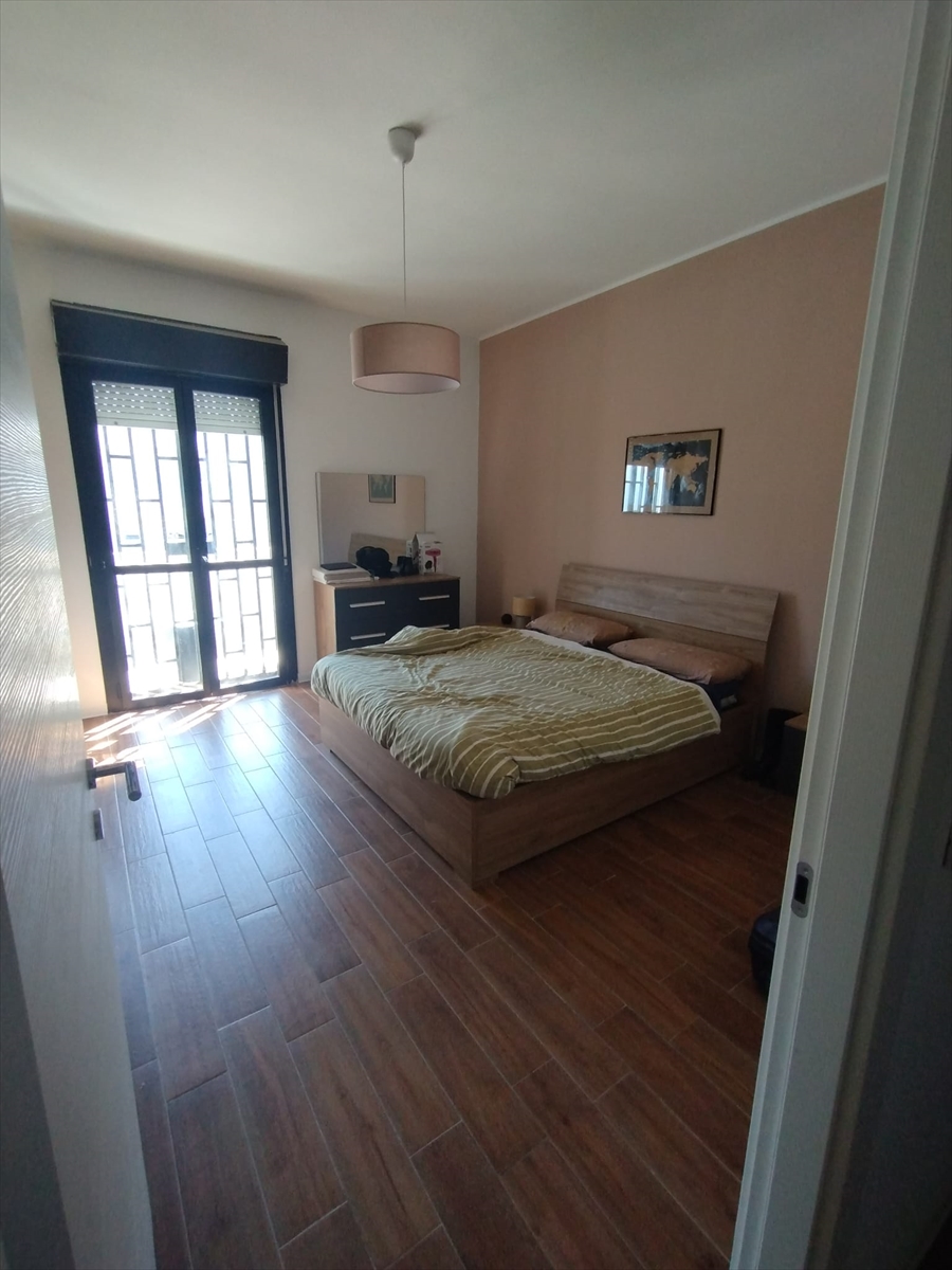 Trilocale con box in via luigi einaudi 5, Valenzano