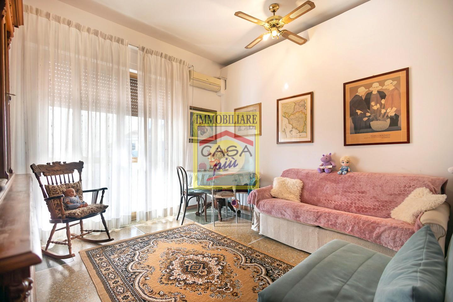 Trilocale con terrazzo a Cascina