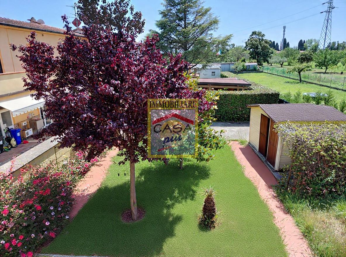 Villa Bifamiliare con giardino, Cascina titignano