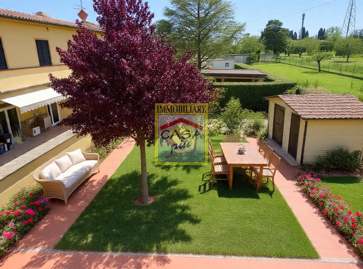 Villa Bifamiliare con giardino, Cascina titignano