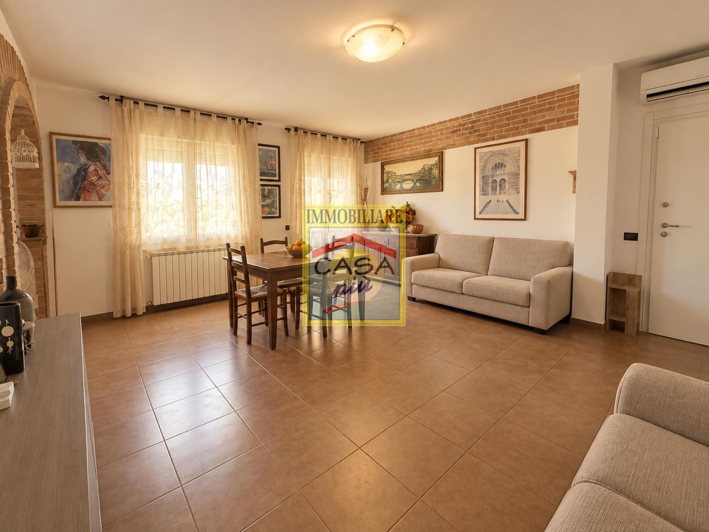 Quadrilocale con terrazzo a Cascina
