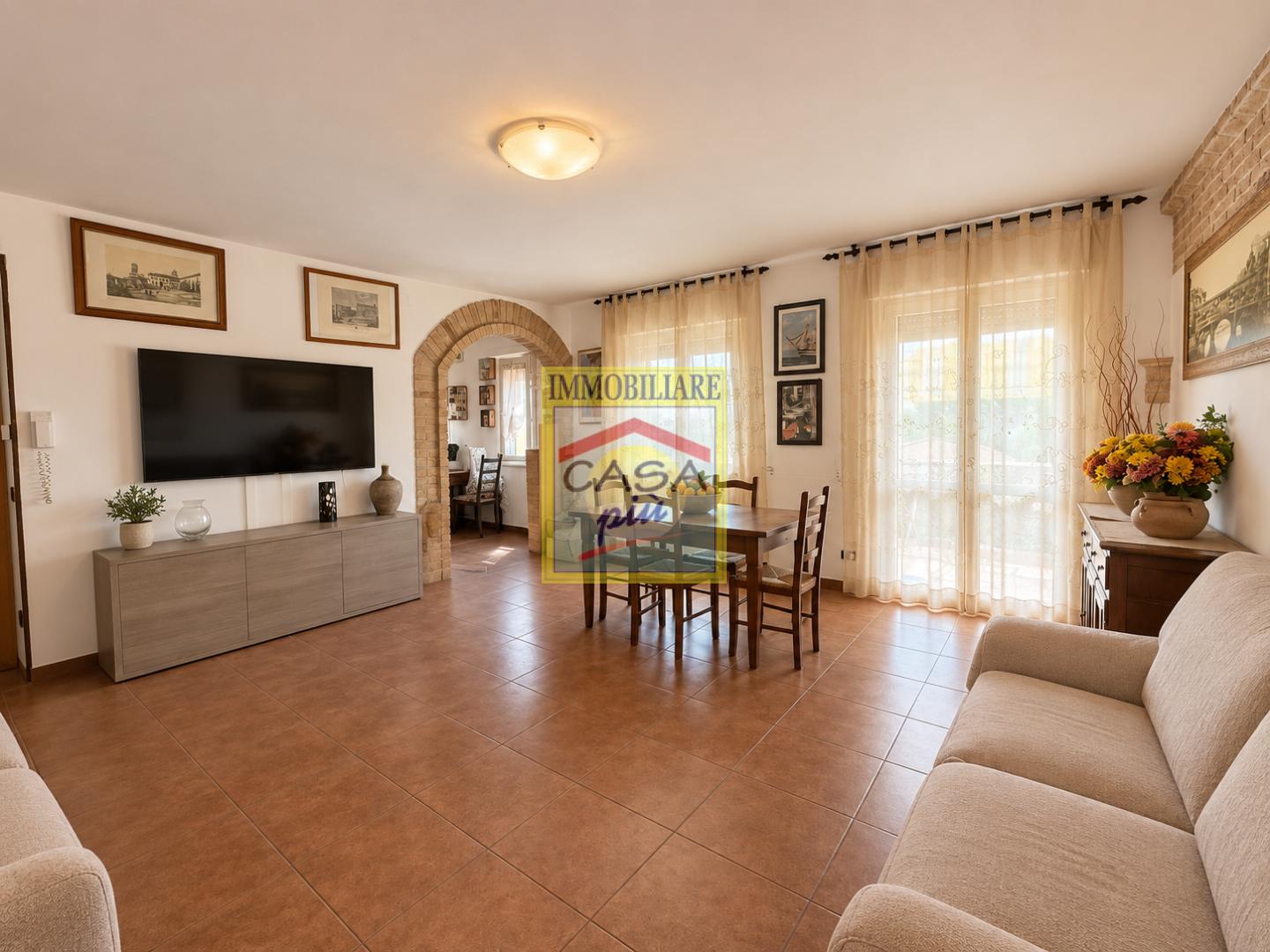 Quadrilocale con terrazzo a Cascina