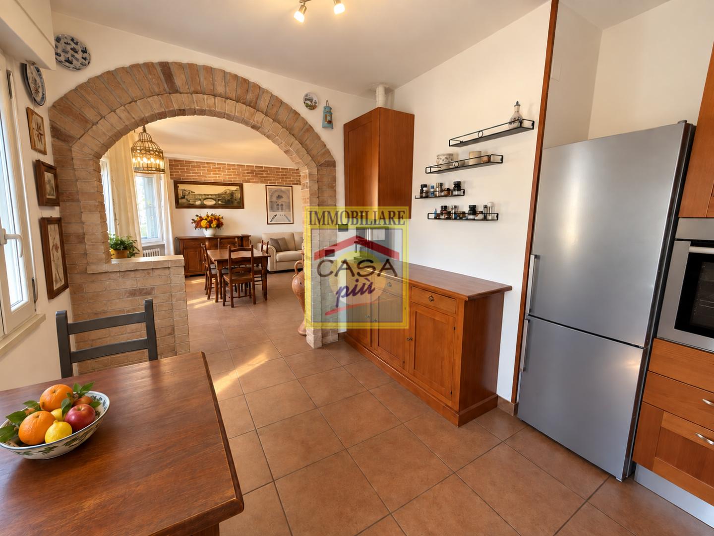 Quadrilocale con terrazzo a Cascina