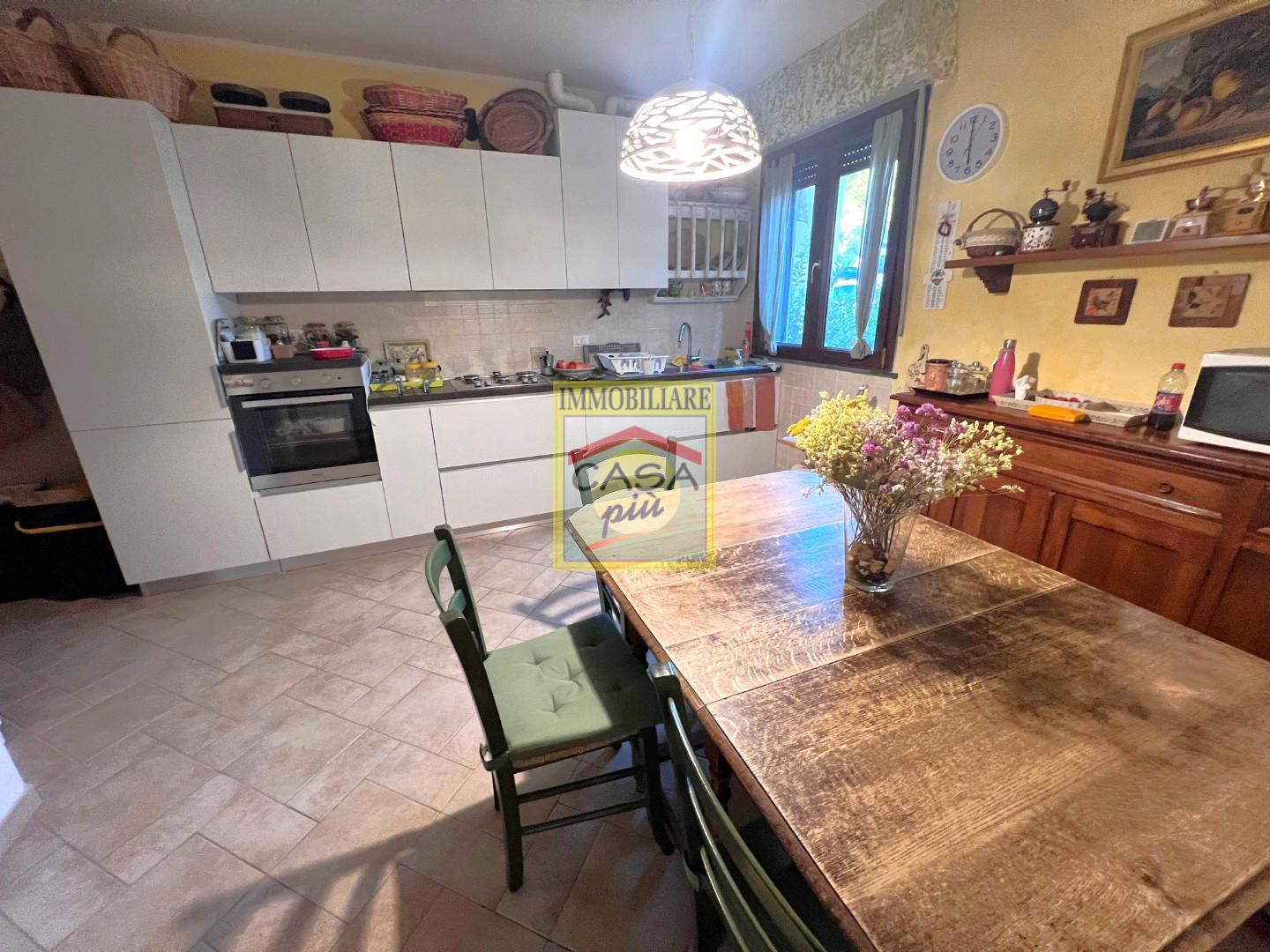 Villa con giardino a Calci