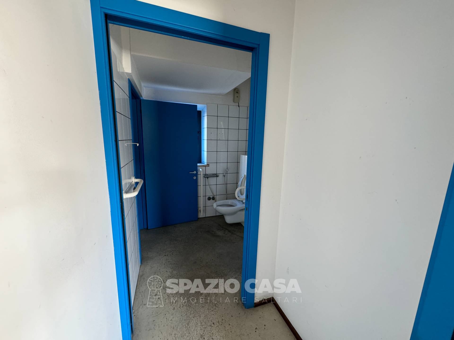 Locale commerciale in vendita a Morrovalle, Trodica