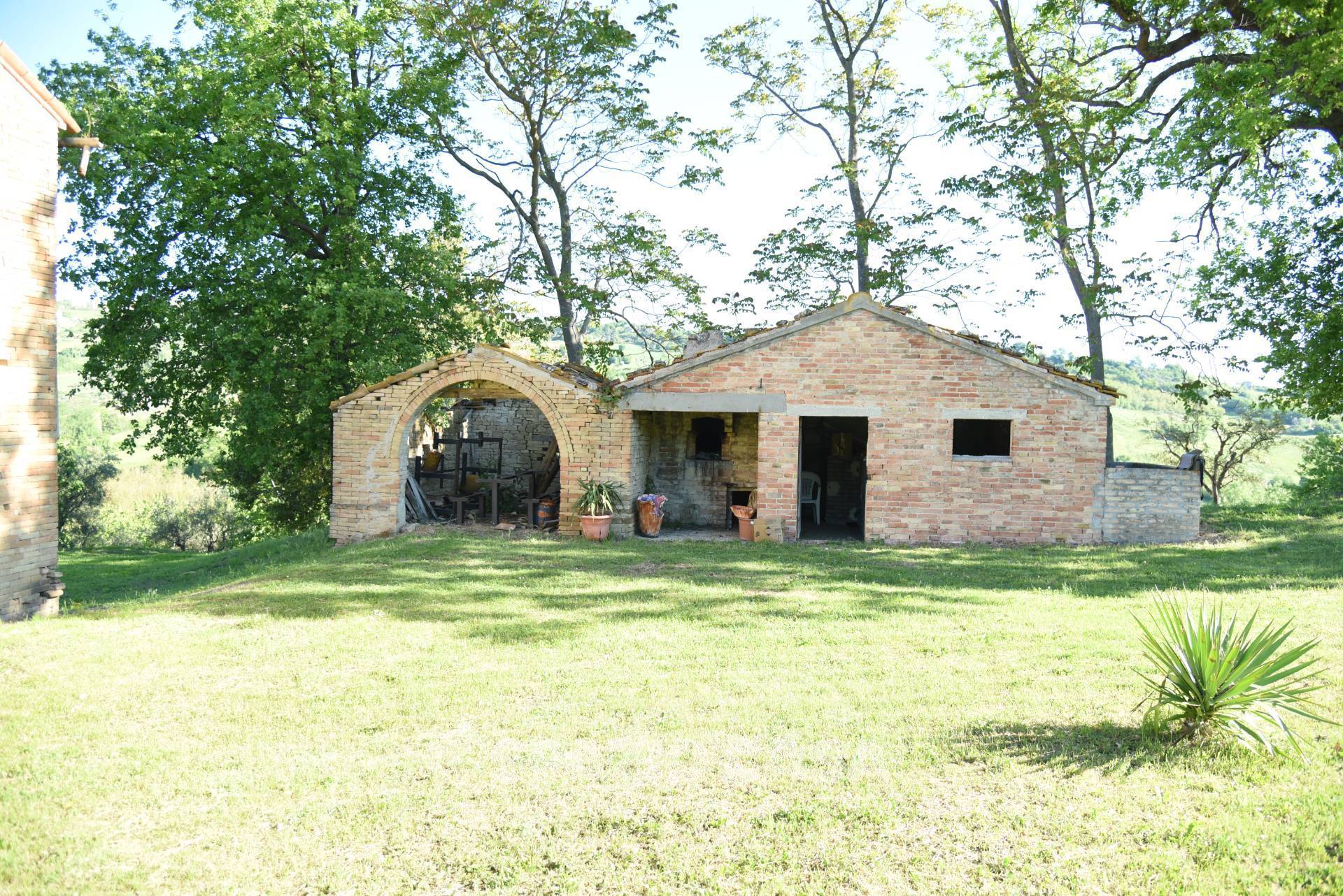 casolare in vendita a Loro Piceno