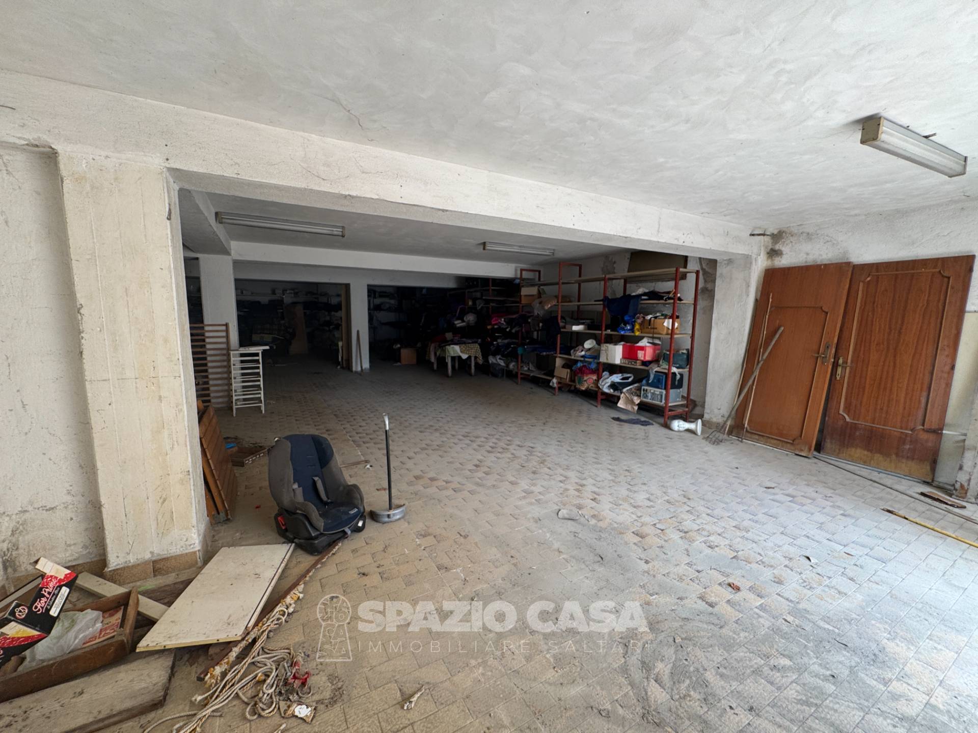 Magazzino con corte in vendita a Monte San Giusto