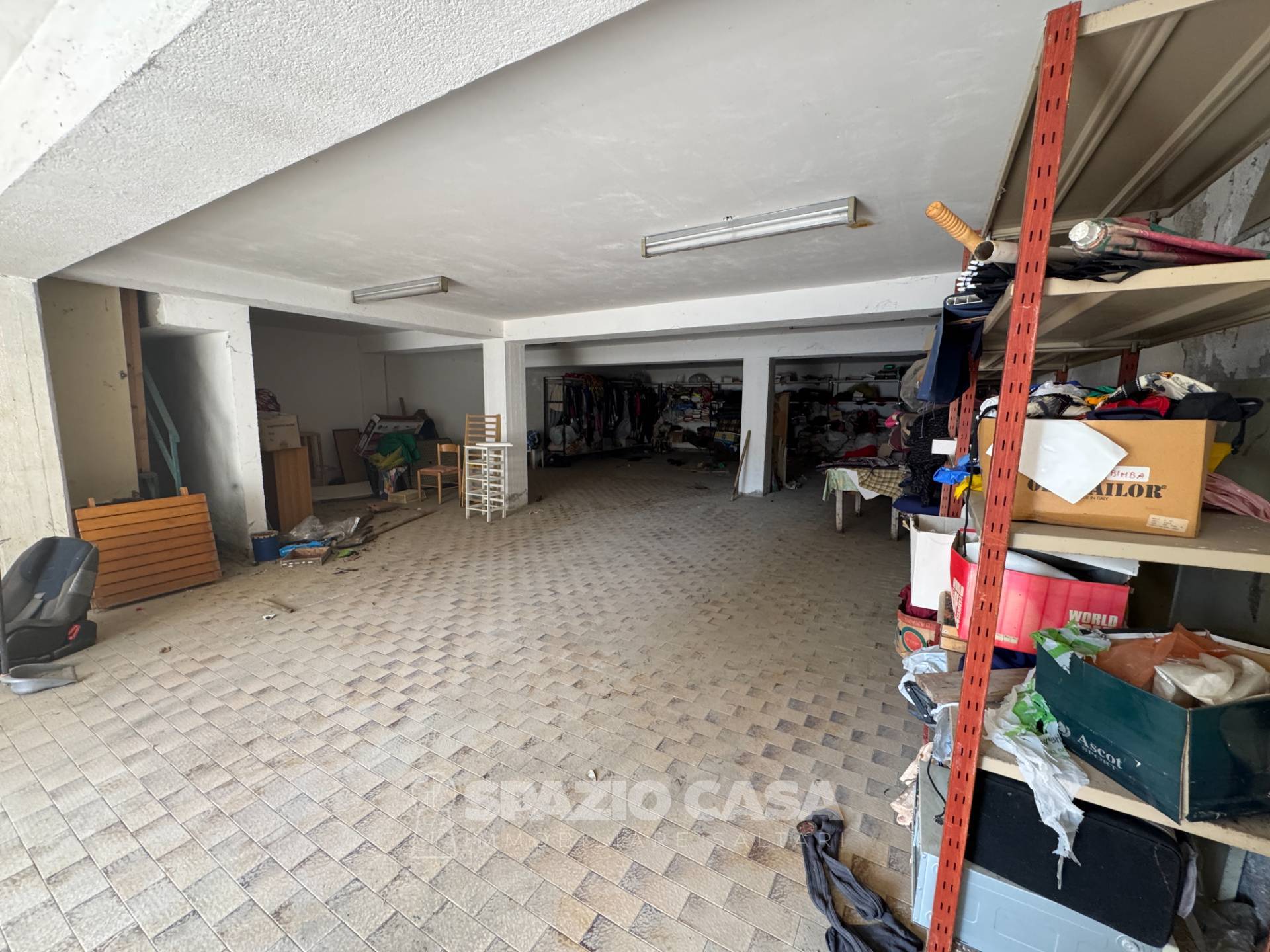 Magazzino con corte in vendita a Monte San Giusto