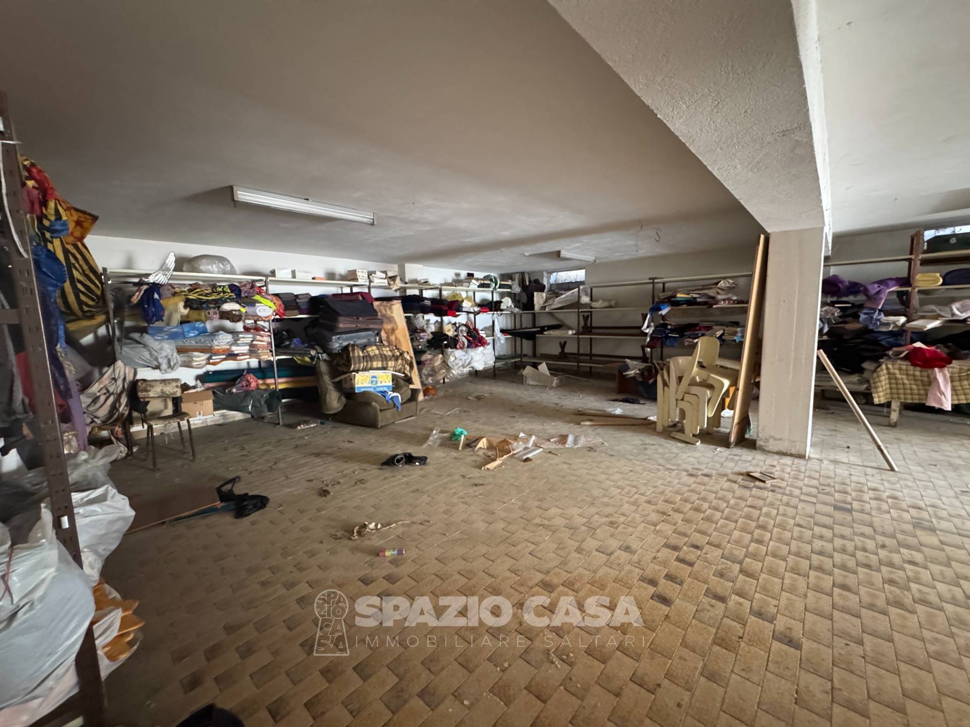 Magazzino con corte in vendita a Monte San Giusto