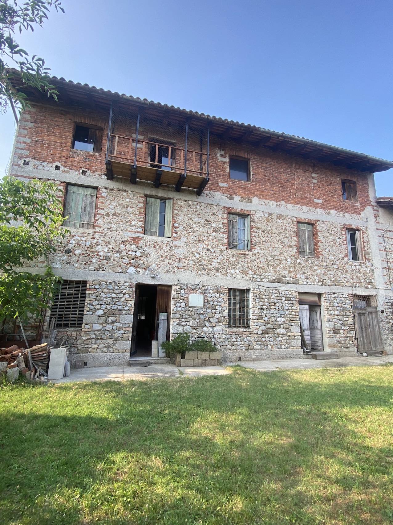 Rustico da ristrutturare in vendita a Tavagnacco, ADEGLIACCO