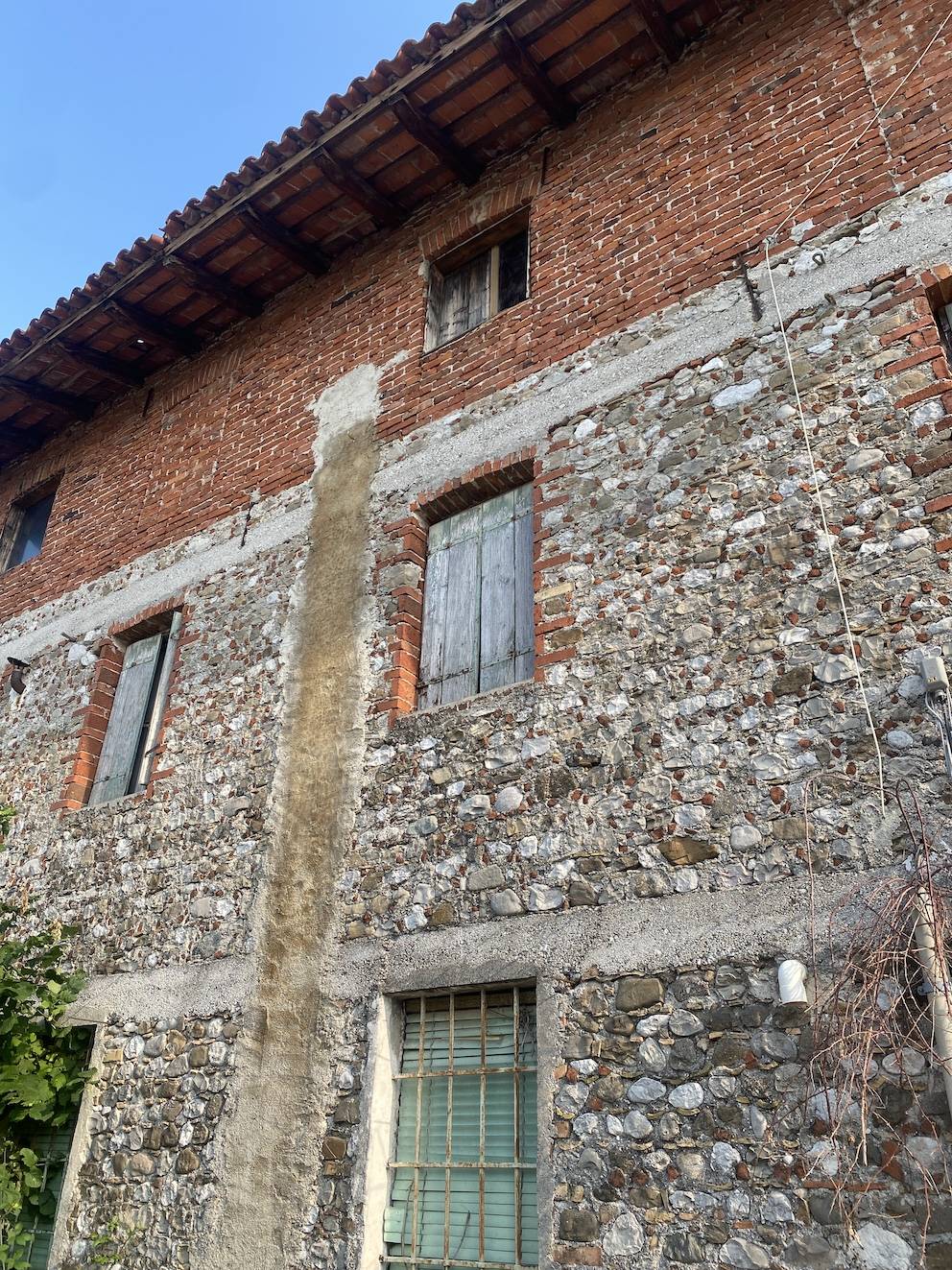 Rustico da ristrutturare in vendita a Tavagnacco, ADEGLIACCO