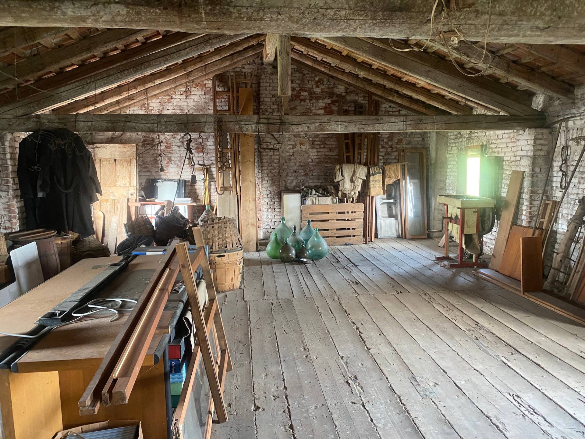 Rustico da ristrutturare in vendita a Tavagnacco, ADEGLIACCO