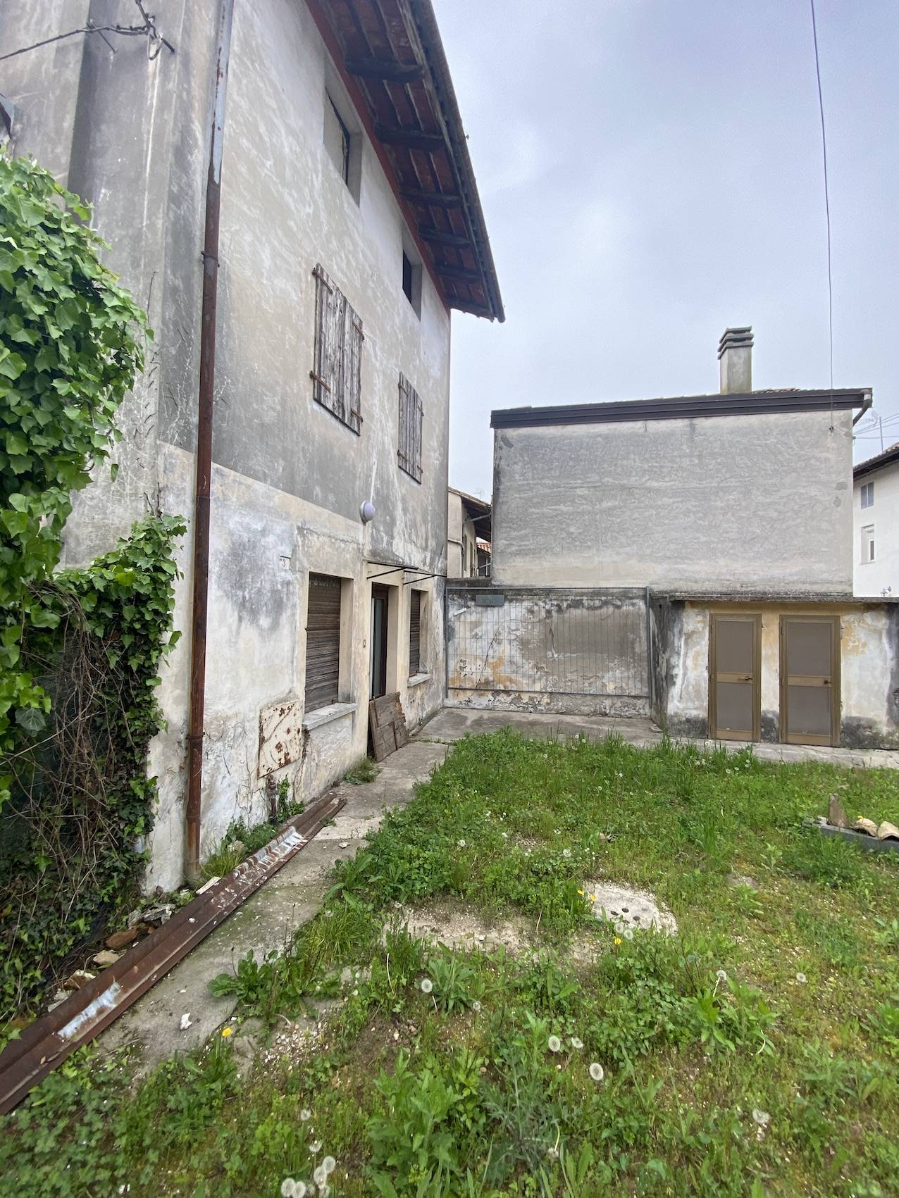 Rustico da ristrutturare in vendita a Pasian di Prato